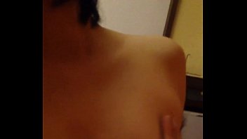 POV pacar Tionghoa beraksi dengan orang lain