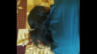 Menggoyang pantat montok ibu mertua Desi yang panas