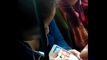 Desi Bhabhi yang Menggoda dengan Gairah Tak Tertahankan