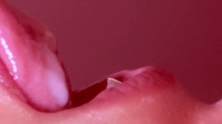Ibu Tiri yang Menggoda dan Menggairahkan Anak Tirinya dalam Kisah Erotis Jepang