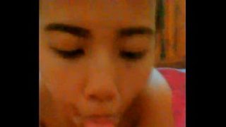 Kamar Kos di Indonesia dengan Sepong Blowjob yang Menggoda