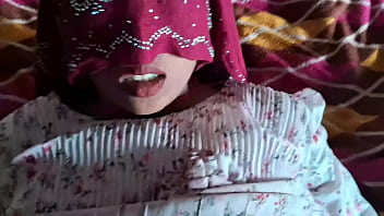 Bhabhi ki garam chudai honeymoon ki subah, bhaiya ke lund par sawari