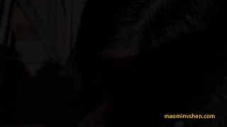 Gadis Tionghoa panas mengocok kontol di atap gedung sampai crot di mulut (Pratayang)