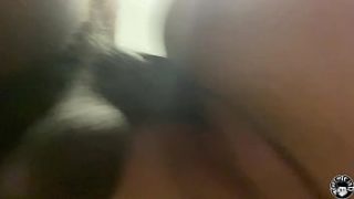 Mahasiswi Arab Montok Ditaklukkan dengan Gaya Doggy oleh Cowok Kecil Bagian 1