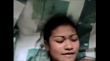 Tetesan Sperma Panas Menghujani Wajah, Genggaman Asia Mengocok Batang Besar Hingga Muncrat Deras