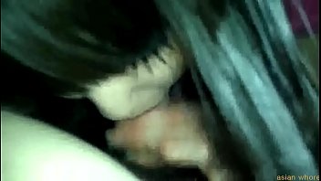 Pelacur Tiongkok mengisap penis berulang hingga empat kali.