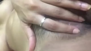 Aksi Rahasia Desi yang Menggoda