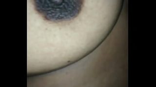 Istri pengkhianat menikmati kenikmatan pria lain