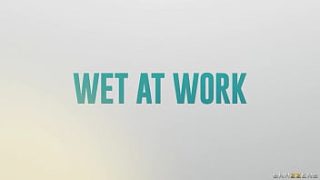 Basah di Kantor, Blake Blossom Menggoda di Brazzers – Masuk Kode XVPROMO untuk Diskon Eksklusif