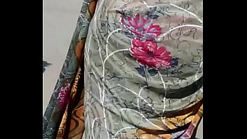 Panasnya Bokong Menggoda dalam Balutan Saree