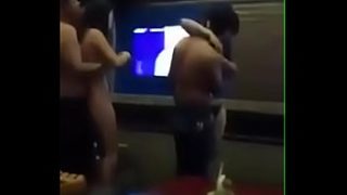 掃不掉的淫靡！中國再爆情色KTV 男女大玩「三人行」不雅照外流