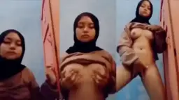 Gadis SMP Berjilbab, Payudara Montok, Mengocok Memek