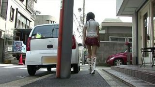 Tiga Badan Bergoyang: Aksi Panas dengan Gadis Jepang Bertubuh Langsing