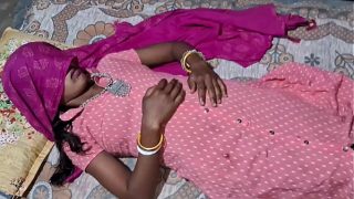 Video Mesum Anal Seksi dengan Sali dalam Gaun Pink, Adegan Nyata di Desa