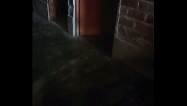 Mamá solitaria abre las puertas de su hogar en Villa María para encuentros ardientes