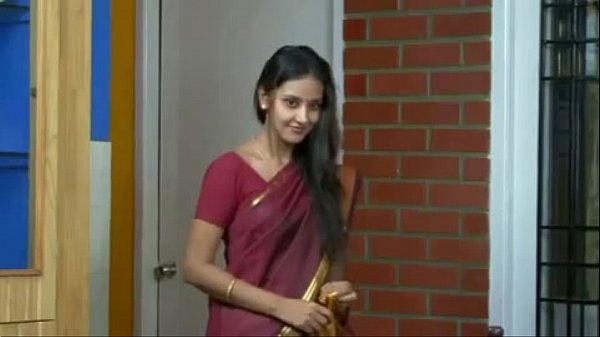 Gadis India yang Menggoda dengan SKP yang Menggairahkan