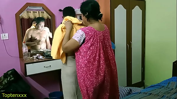 Bidadari India yang panas, bhabhi liar dengan adegan seks keras yang menggila! Serial web Hindi terbaru yang bikin ketagihan.