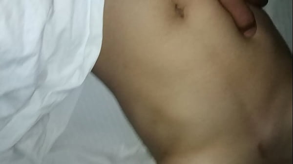Gadis India yang menggoda dengan tubuh seksi