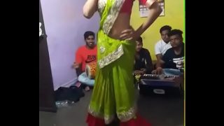 Desi bhabhi yang menggoda dan siap memuaskan hasrat