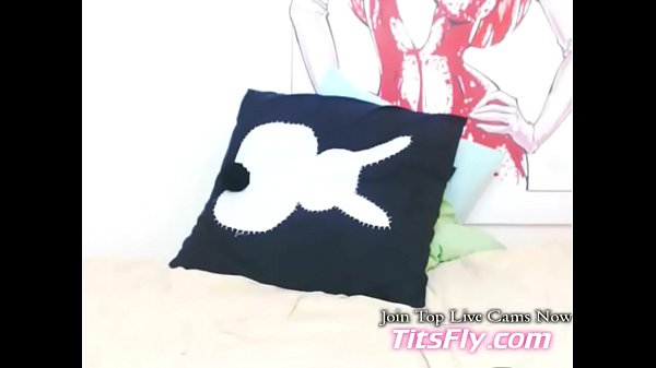 Asian Cantik Seksi Masturbasi Live di Kamera