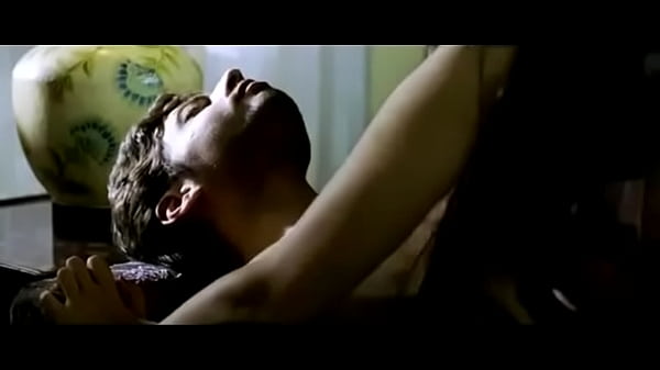 Adegan panas dan menggairahkan dalam film Bollywood