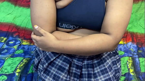Ayah Tiri Manfaatkan Gadis Tiri yang Pasif dalam Video Mesum India yang Viral