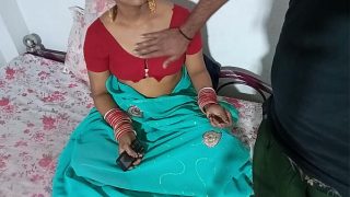 Suami Goyang Istri Sendirian di Rumah Sambil Kerja, Video Mesum India HD dengan Suara Hindi yang Menggoda.