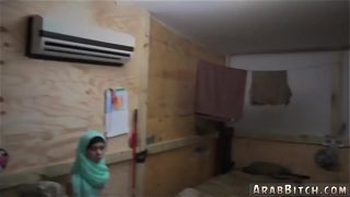 Gadis Arab Muda dan Teman Kencan Kakak Tirinya Menggoda Kawan Mainnya