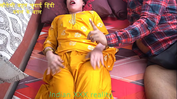 Kakak Tiri India yang Seksi dengan Bulu Ketiak Menggoda!