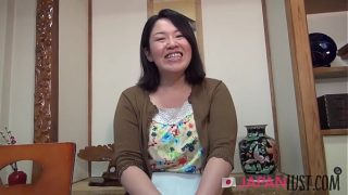 Gadis Jepang Berisi dan Matang yang Tak Tahan Rindu dengan Kontak Intim di Dalam dan Luar Ruangan