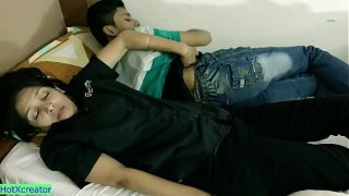 Berbagi Ranjang dengan Kakak Tiri! Bercinta Panas Menggoda dengan Suara Hindi yang Menggairahkan