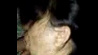 Pasangan seksi India modern saling memuaskan dengan mulut