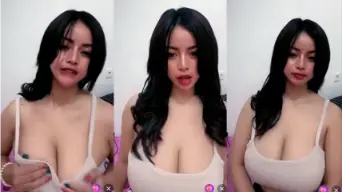 Belahan Dada Montok yang Menggoda dan Menggairahkan