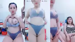 Mbak Hikari Pamer Payudara Besar Menggoda