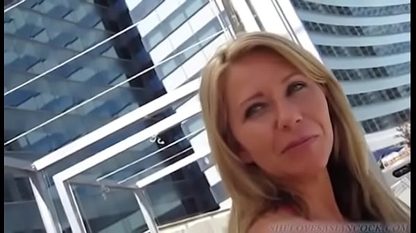 Gadis Blonde AMWF dan Pria Tionghoa dalam Adegan Panas