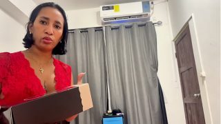 Leyne Rodriguez, Ibu Tiri Berpayudara Besar Terjebak dan Dihardiki Anak Tiri yang Bergairah