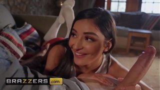 Remaja Suka yang Gede – (Emily Willis, Danny D) – Latihan Bikin Pelacur Makin Sempurna – Brazzers