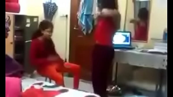 Asrama Masti: Bistar Pe Hasinon Ki Rangli Raat