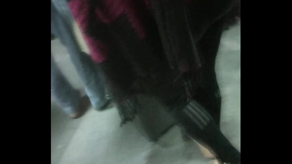 Pantat Sempit Desi yang Menggoda Bagian 2