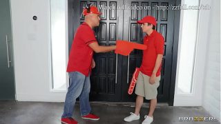 Double Dip di Ranjang / Brazzers / unduh lengkap di https://zzfull.com/tub