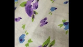 Jari-jari nakal menelusupi celah basah Desi