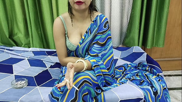 Adik Tiri India Menggoyang Kakak Tirinya Sambil Bantu Atur Hadiah