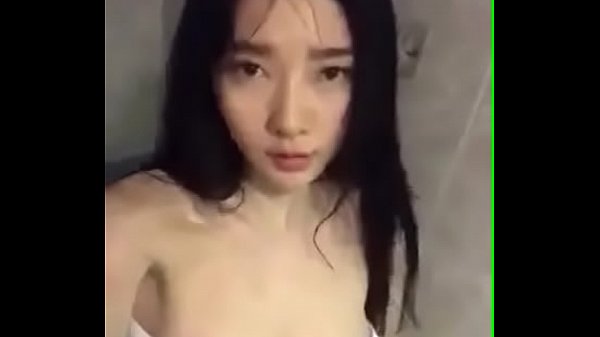 Gadis Model Tiongkok yang Menggoda