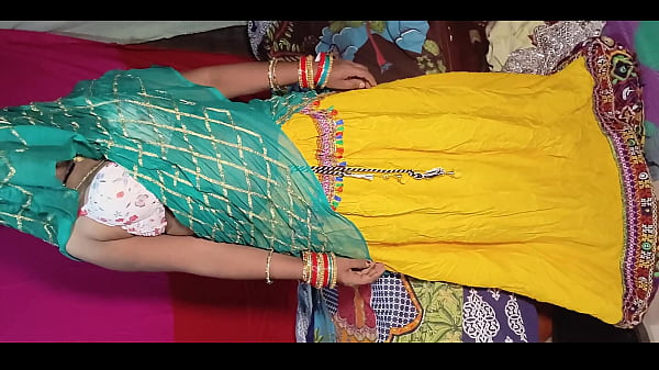 Bhabhi Rajasthan menggoda dengan melepas lehenganya di depan ipar, aksi panasnya terekam jelas dalam video 4K
