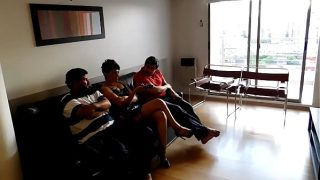 Tidak Ada Acara di TV, Jadi Aku Sanggupi Tukang Ledeng dan Teman Suamiku, Kami Berdua Puas Sampai Tuntas