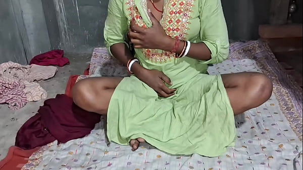 Desi Sali Menggoda dengan Salwar Ketat, Video Anal Seks India Terpanas