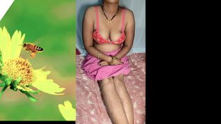 Desi ibu rumah tangga seksi dengan vagina ketat bercinta keras