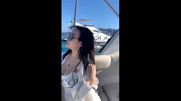 Gái Tàu, nghe đồn là thế