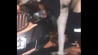 Gadis Tiongkok menggila di jalanan