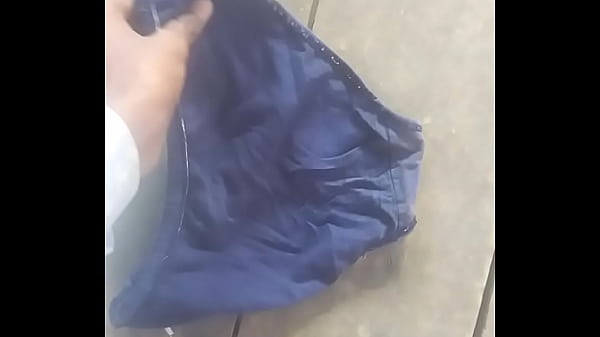 Desi Tante Montok dan Hot yang Menggoda